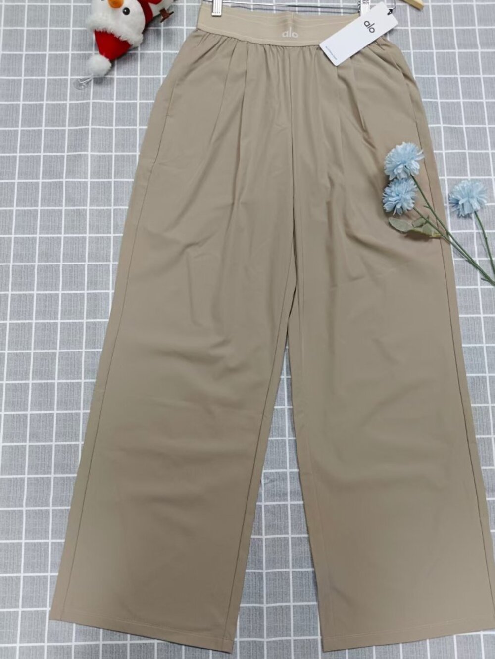 Gravel ALO Yoga🌸Suit Up Trouser（Regular）| Relaxed Fit💗Everyday Versatile Chic - Picture 2 of 9
